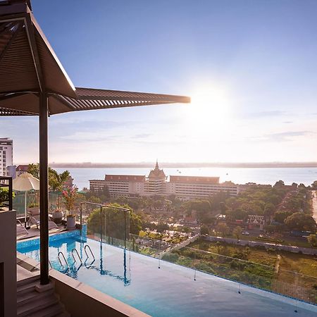 Chaiya Palace Hotel Phnom Penh Exteriör bild