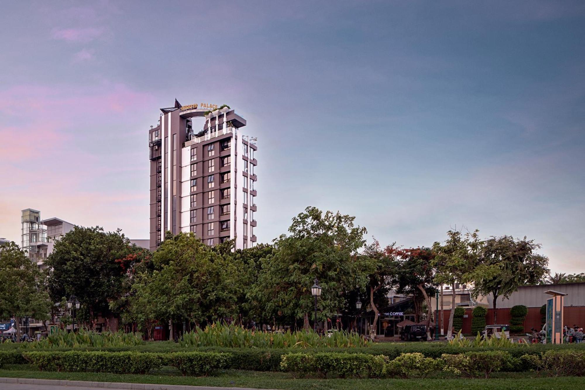 Chaiya Palace Hotel Phnom Penh Exteriör bild